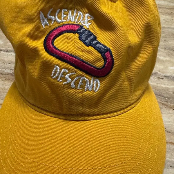 [BUNJANG] National Geographic Carabiner Embroidered Yellow Ball Cap / 내셔널 지오그래픽 카라비너 자수 옐로우 볼캡