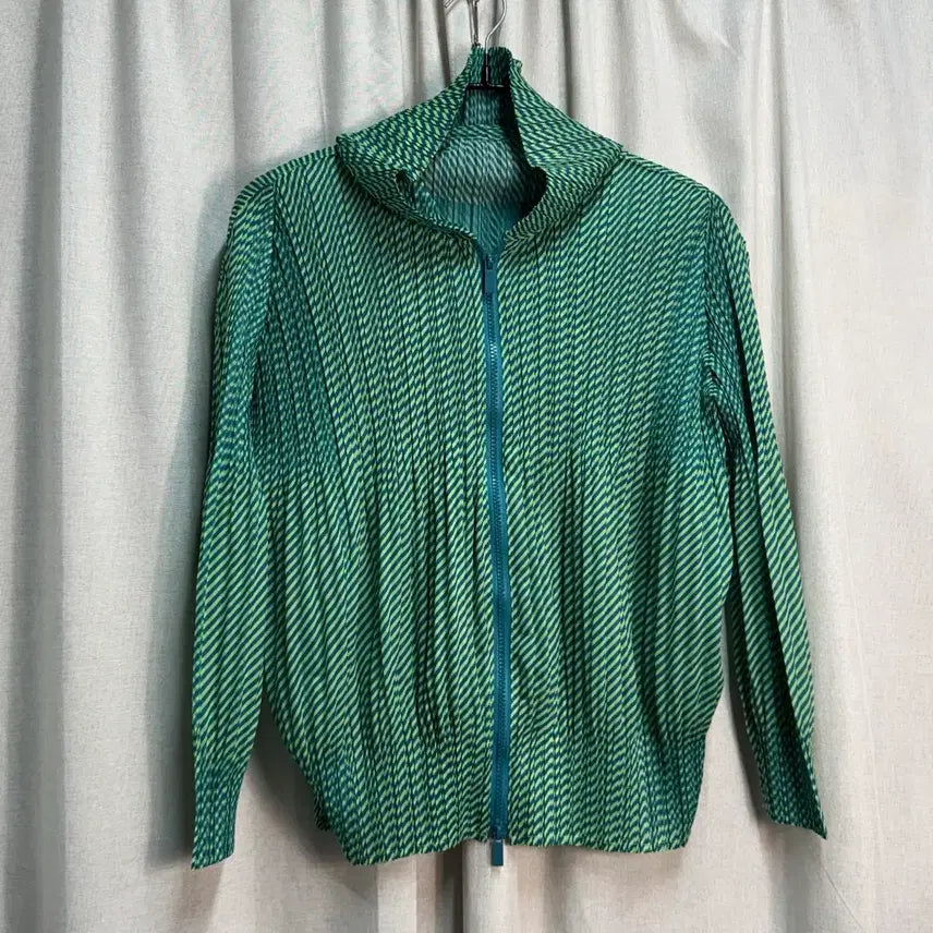 [BUNJANG] Issey Miyake Pleats 2-Way Hooded Zip-Up Jacket / 이세이 미야케 플리츠 2-way 후드 집업 자켓