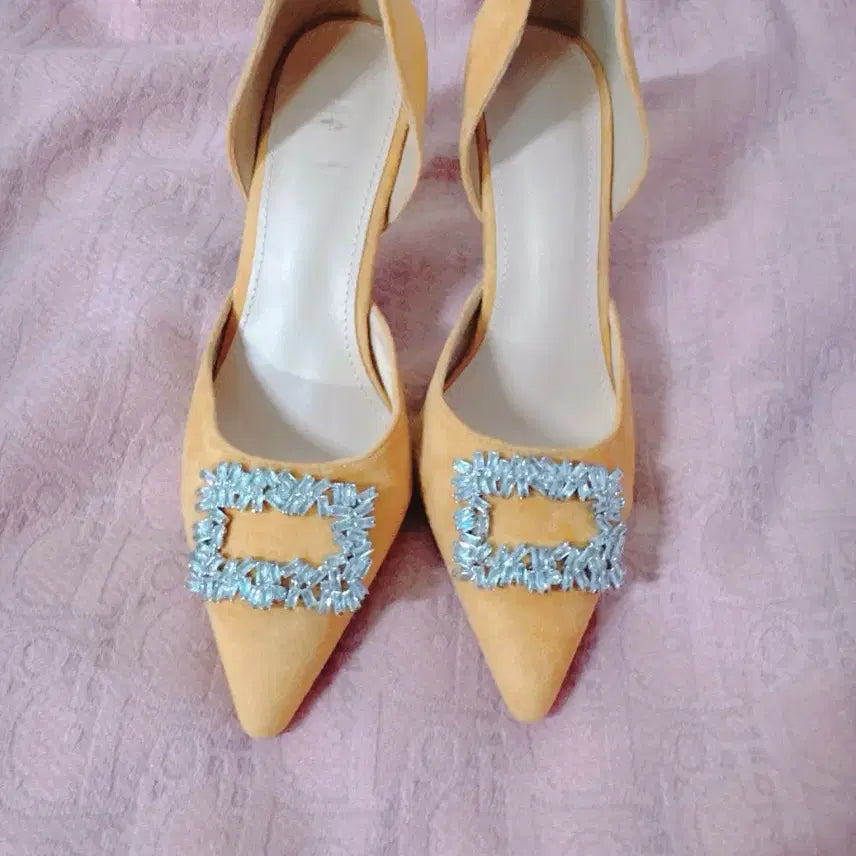 [BUNJANG] Yellow Jewel Embellished Heels / 노란색 보석 장식 힐