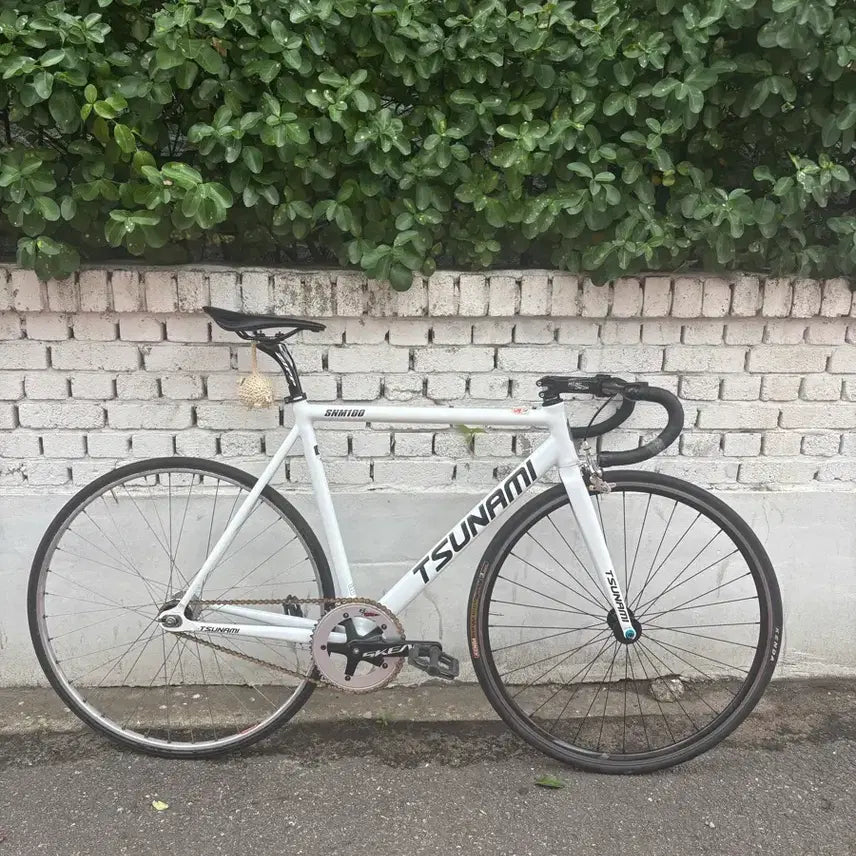 [BUNJANG] Tsunami White L Size Complete Bicycle / 쓰나미 화이트 L 완차 판/댜