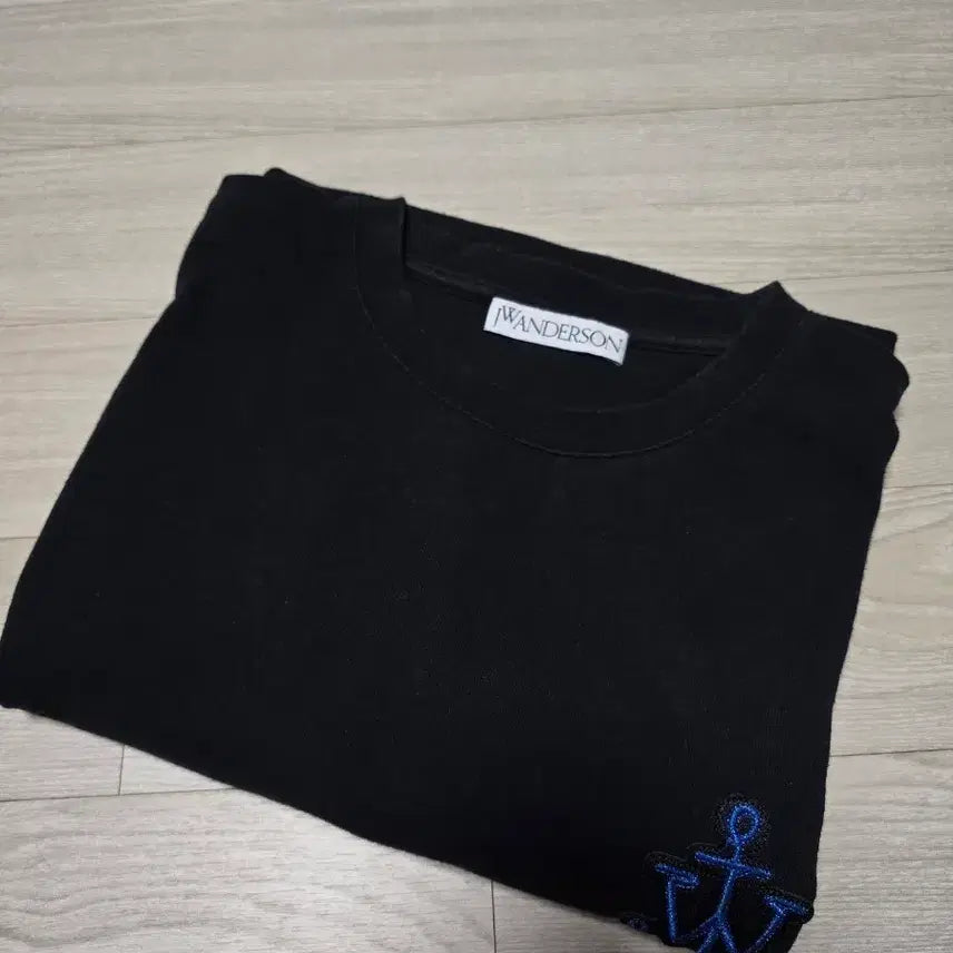 [BUNJANG] JW Anderson Logo Black Short Sleeve T-Shirt L / JW앤더슨 로고 블랙 반팔티 L