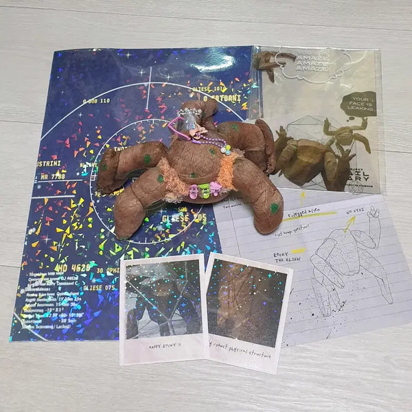 [BUNJANG] Project Hail Mary Loki Observation Log Poster & Polaroid + Handmade Doll / 프로젝트 헤일메리 로키 관찰 일지(로키만 포스터 폴라) + 인형(수가공)