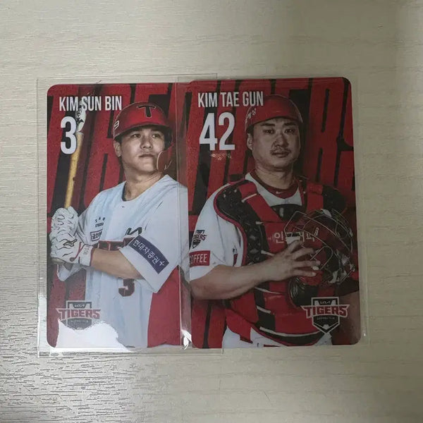 [BUNJANG] Kia Tigers Kim Sun Bin Kim Tae Gun Photocard Bundle Set (2) / 기아타이거즈 포토카드 포카 2장 일괄 김선빈 김태군