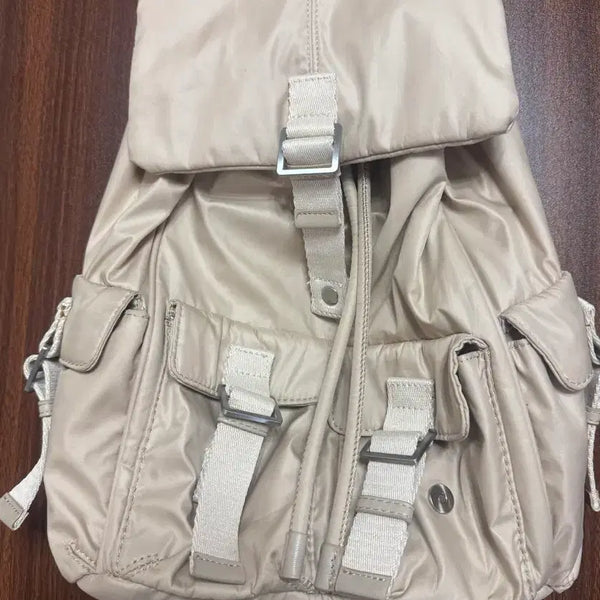 [BUNJANG] Zara Nylon Pocket Buckle Backpack Beige / (가격내림)자라 나일론 포켓 버클 백팩 베이지