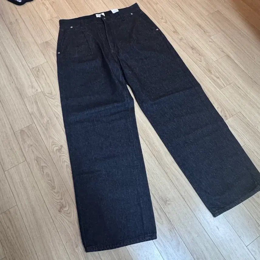 [BUNJANG] Roughside Drape Denim Pants Black / 러프사이드 드레이프 데님 팬츠 블랙