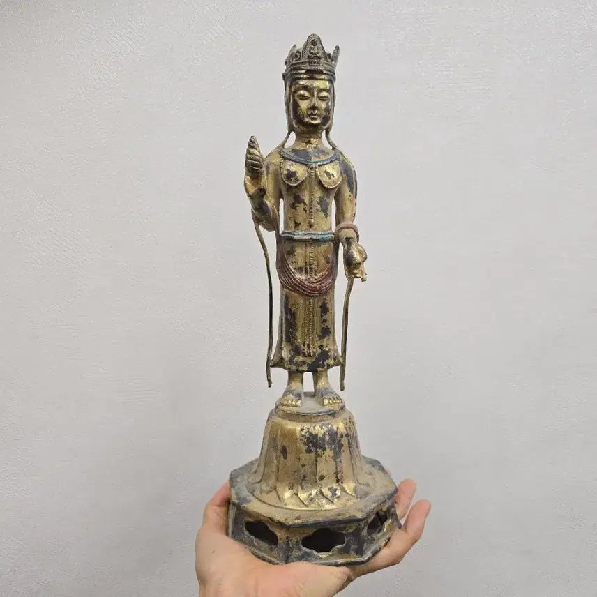 [BUNJANG] Antique Gilded Bronze Buddha Statue Holding Medicine Bottle / 골동품 약병을 들고있는 금동 불상
