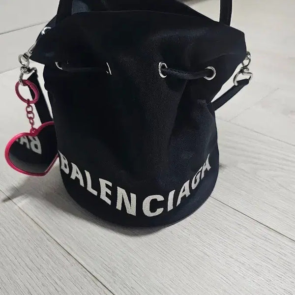 [BUNJANG] Balenciaga Black Bucket Bag / 발렌시아가 버킷백 블랙