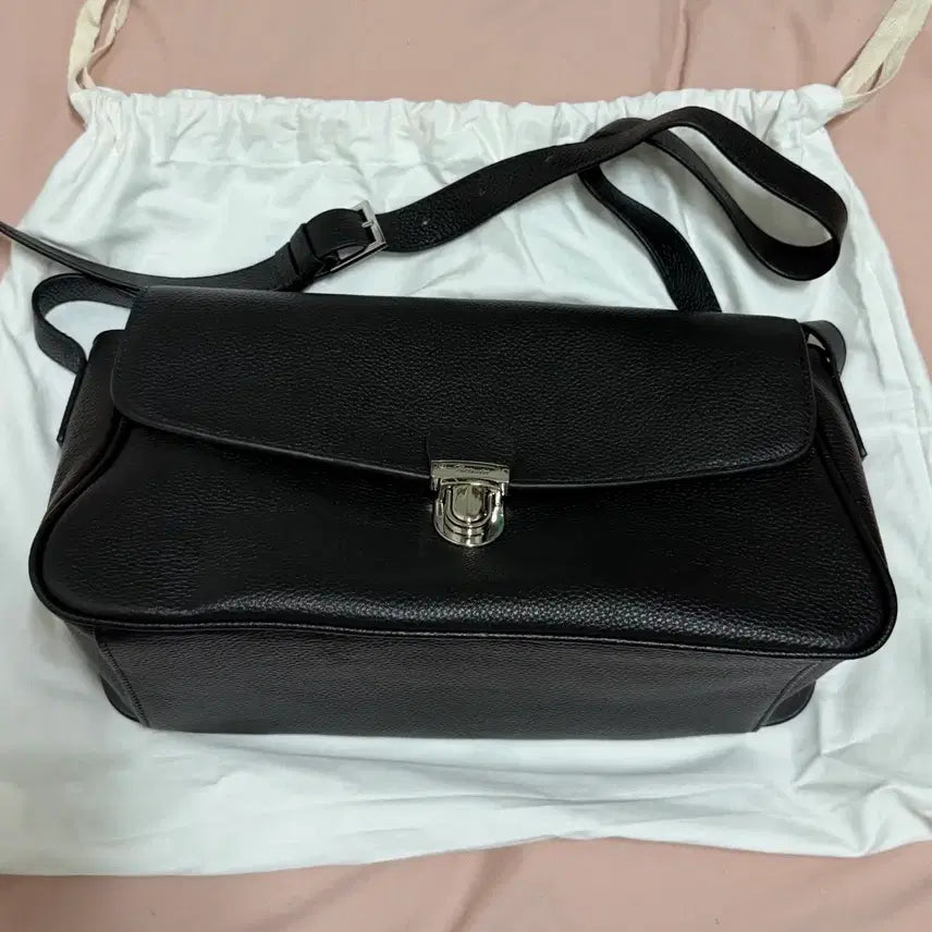 [BUNJANG] Ribbon Light Regan Shoulder Bag Black / 리본빛 리건 숄더백