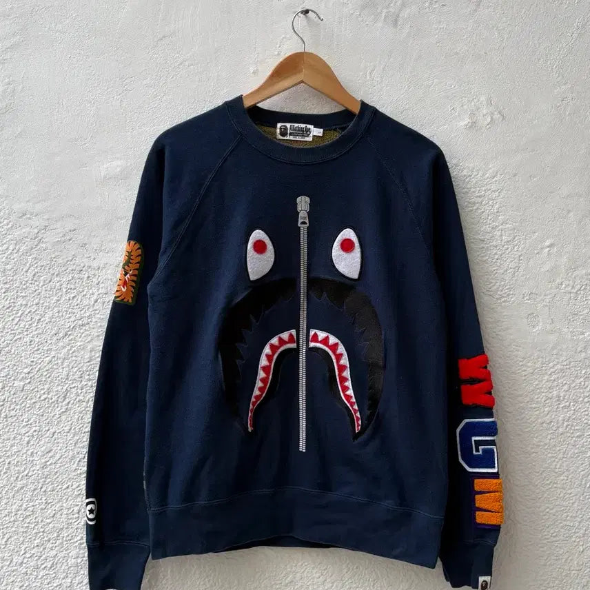 [BUNJANG] BAPE Shark Camo Sweatshirt (Size L) / [L] 베이프 샤크 카모 스웻셔츠