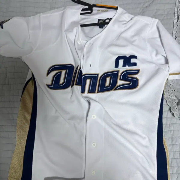 [BUNJANG] Park Min-woo Signed Baseball Jersey / 박민우 유니폼(클러치)