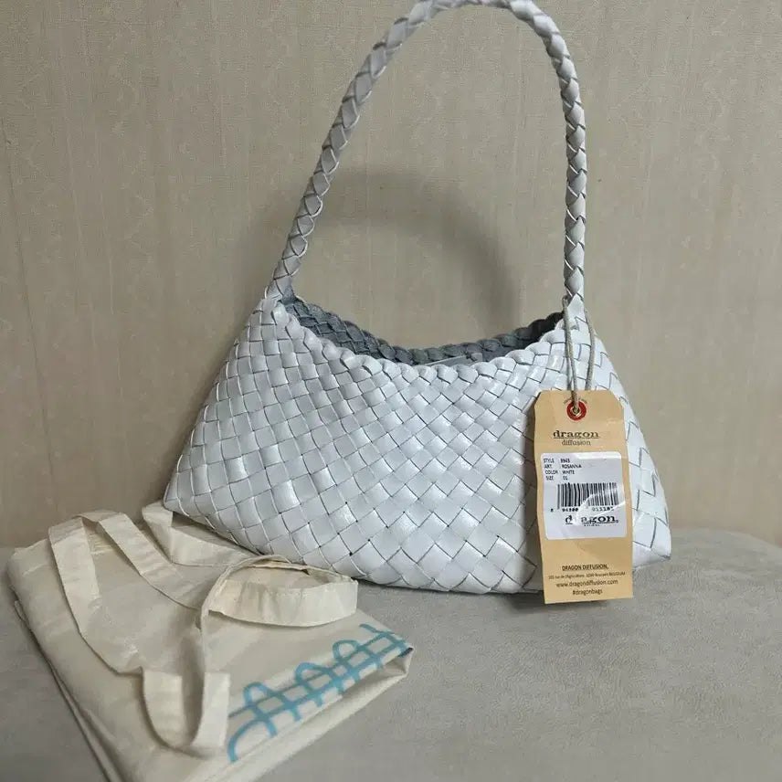 [BUNJANG] Dragon Diffusion Lausanne Shoulder Bag White / 드래곤백 로잔나 화이트