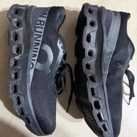 [BUNJANG] On Running Cloudmonster 2 Running Shoes Black 265 / 온러닝 클라우드몬스터2 블랙 265
