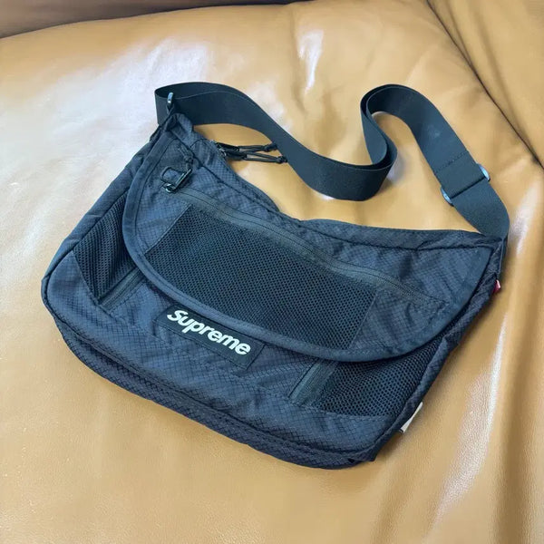 [BUNJANG] Supreme Small Messenger Bag Crossbody Bag Black 22SS / 슈프림 스몰 메신저백 크로스백 가방 블랙 22SS