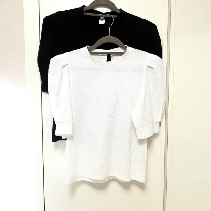 [BUNJANG] DABAGIRL Puff Sleeve Short Sleeve Blouse / 다바걸 어깨퍼프 반팔 블라우스(~55사이즈)