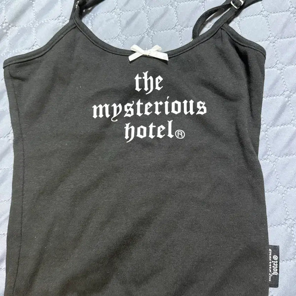 [BUNJANG] Mysterious Hotel Crop Tank Top / 미스테리어스호텔 나시 판매합니다.