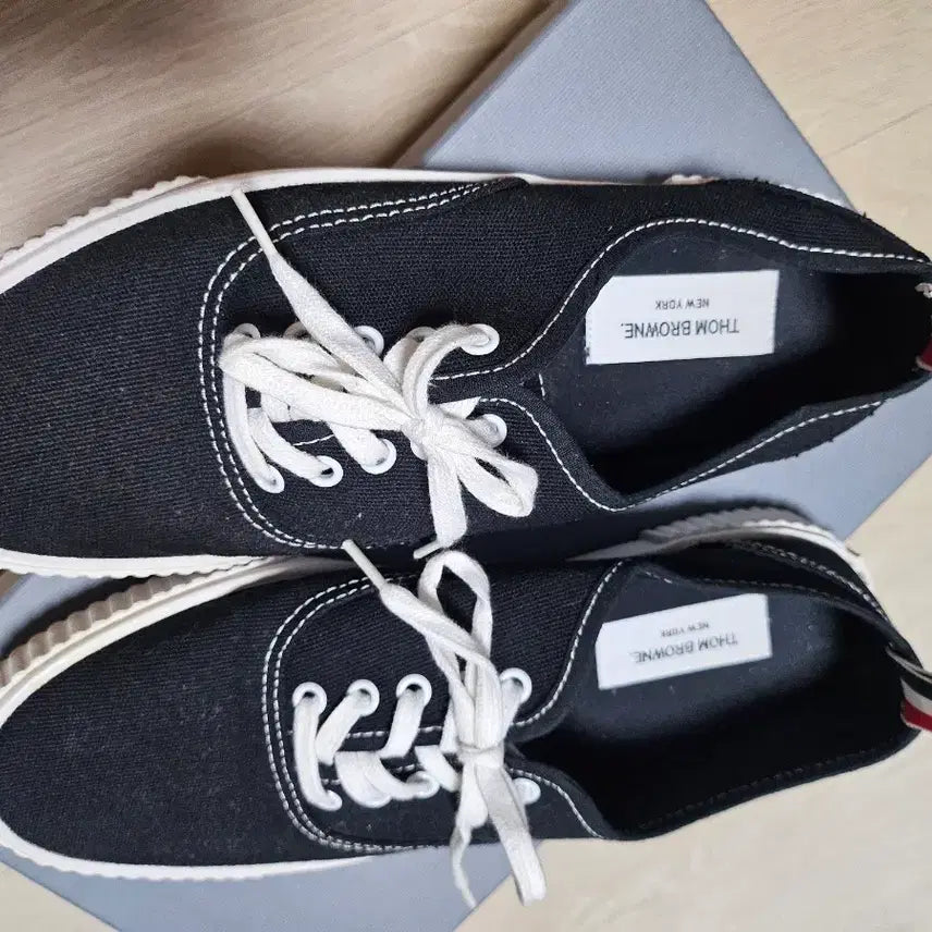 [BUNJANG] Thom Browne Heritage Canvas Sneakers Black / 톰브라운 헤리티지 캔버스 스니커즈 275