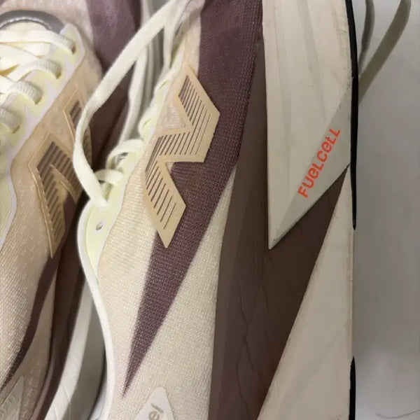 [BUNJANG] New Balance FuelCell Rebel v5 Running Shoes (265mm, D Width) / 뉴발란스 퓨어셀 레벨V5 265 D
