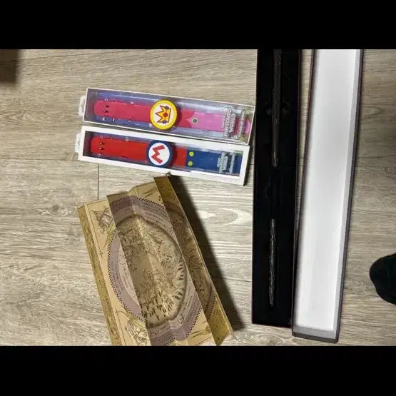 [BUNJANG] Harry Potter Wand & Mario Bracelet Set - Universal Studios Japan / 해리포터 지팡이 + 마리오 팔찌 세트 usj 유니버셜 스튜디오