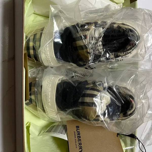 [BUNJANG] Burberry Check Sneakers (Full Box) / 버버리체크스니커즈 판매합니다(풀박스)