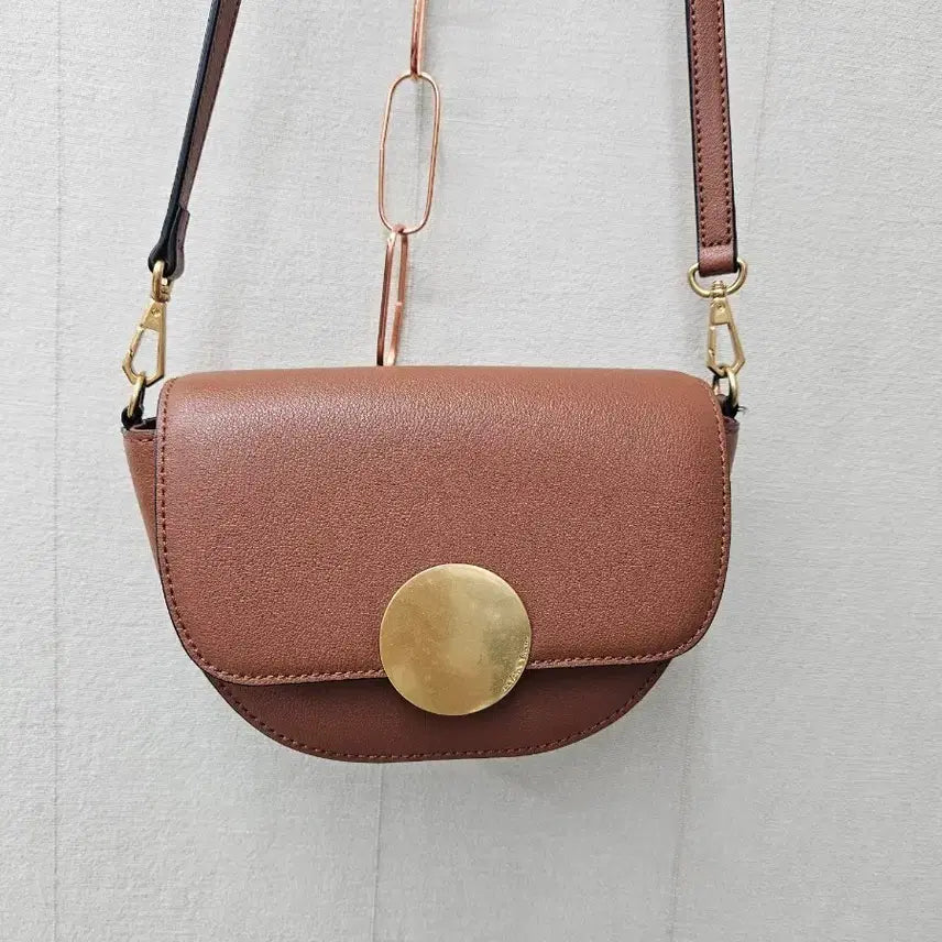 [BUNJANG] Oryany Lottie Saddle Crossbody Bag Brown / 오야니 로티 새들크로스백