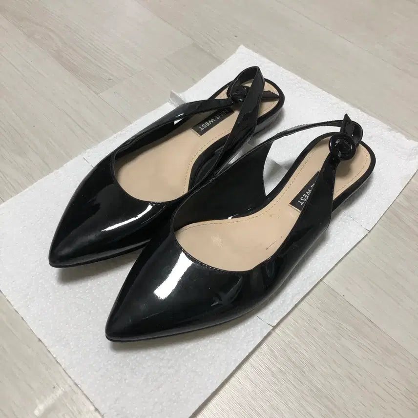 [BUNJANG] Nine West Black Patent Leather Slingback Flats / 나인웨스트 ninewest 블랙 에나멜 슬링백 플랫슈즈