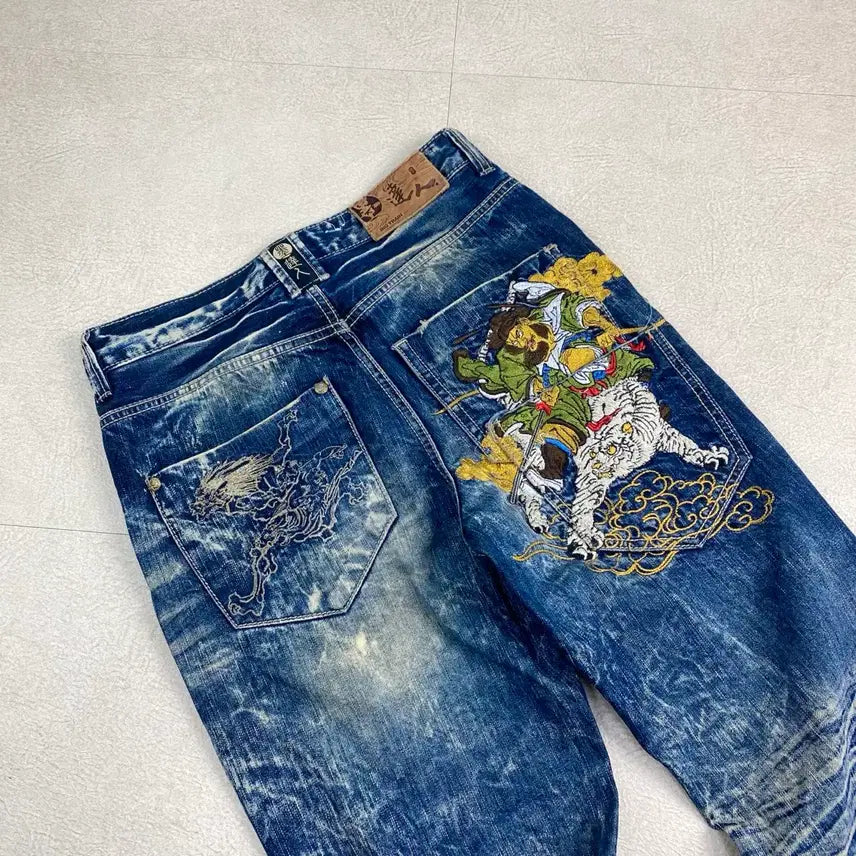 [BUNJANG] Big Train Japan Full Embroidery Straight Denim Jeans (Size 30) / 빅트레인 재팬 풀 자수 스트레이트 데님 진(30)
