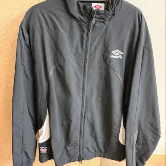 [BUNJANG] Umbro Windbreaker Unisex / 엄브로 바람막이