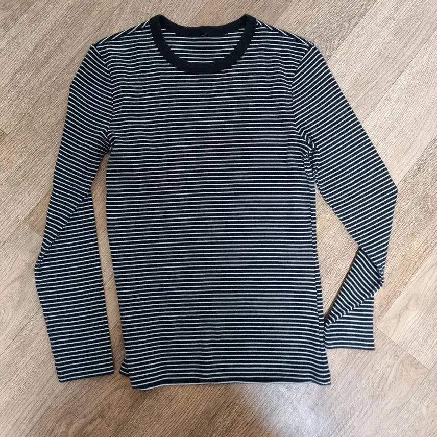 [BUNJANG] Uniqlo Striped Long Sleeve T-Shirt / 유니클로 스트라이프 긴팔 티셔츠