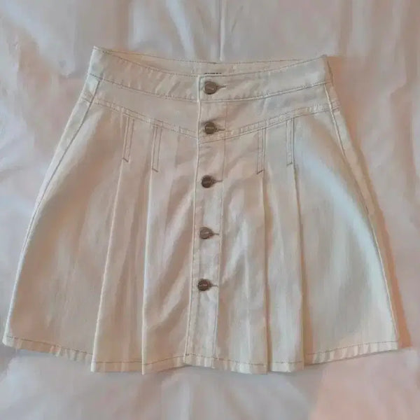[BUNJANG] Guess Light Beige Pleated Mini Skirt (25-inch Waist) / 게스 연베이지청 미니스커트 25인치데님미니스커트