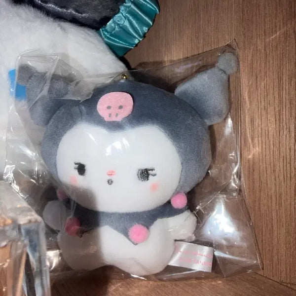 [BUNJANG] Sanrio Kuromi Mochi Mochi Panda Mascot Keyring / 모찌모찌 판다 산리오 쿠로미 인형 마스코트 키링 판매합니다.