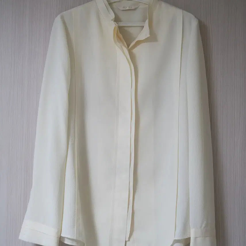 [BUNJANG] SJSJ Lemon Yellow Blouse Size 66 / SJSJ -  단정한 블라우스 66