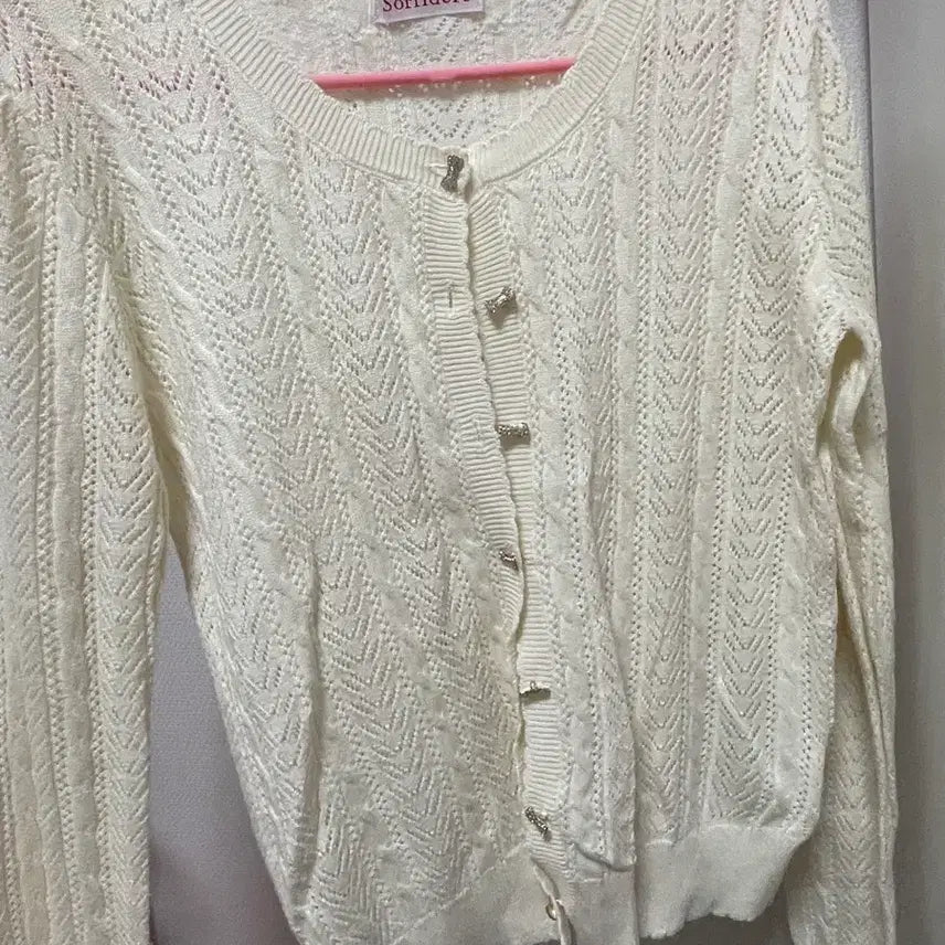 [BUNJANG] Japanese Vintage Cubic Ribbon Button Perforation Cardigan - Ivory / 일본 빈티지 큐빅리본단추 펀칭 가디건 아이보리