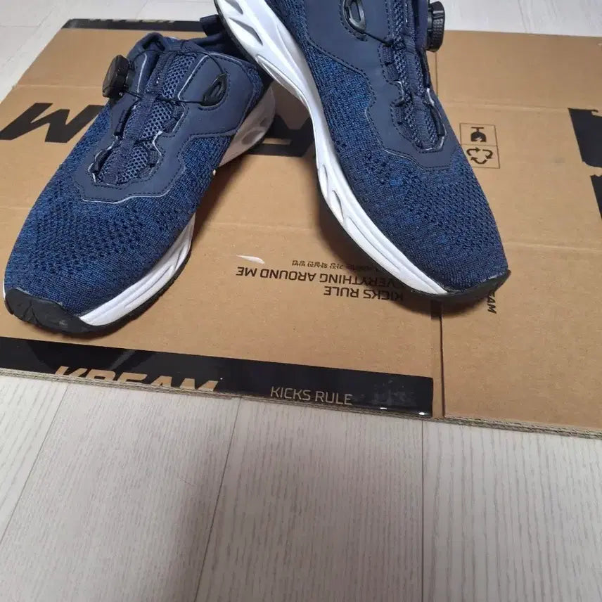 [BUNJANG] Westwood Navy Dial Sneakers Size 260 / 웨스트우드 네이비 다이얼 운동화 260