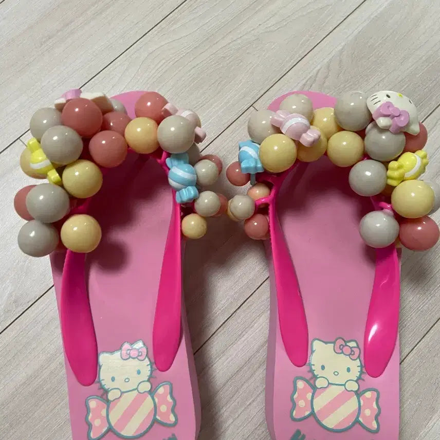[BUNJANG] Hello Kitty Pink Candy Decor Slippers / 키티슬리퍼