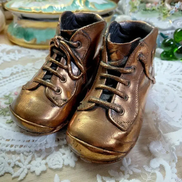 [BUNJANG] Rare 1940s Antique Bronze Baby Booties Pair - 'Babybotte' Inspired Memorial Object / Rare Antique)귀한 1940s 앤틱 브론즈 아기 신발오브제 한쌍