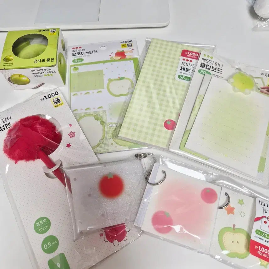 [BUNJANG] Daiso Fruit Series Tomato & Green Apple Stationery Bundle / 다이소 프룻시리즈 토마토.청사과 문진 볼펜 노트 파우치 스티커북 일괄