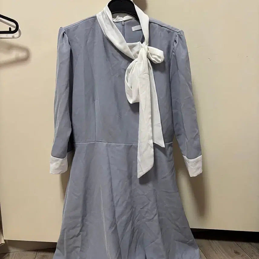 [BUNJANG] ATTRANCE Ribbon Scarf Flare Dress / 아뜨랑스 리본 스카프 하객룩 플레어 원피스