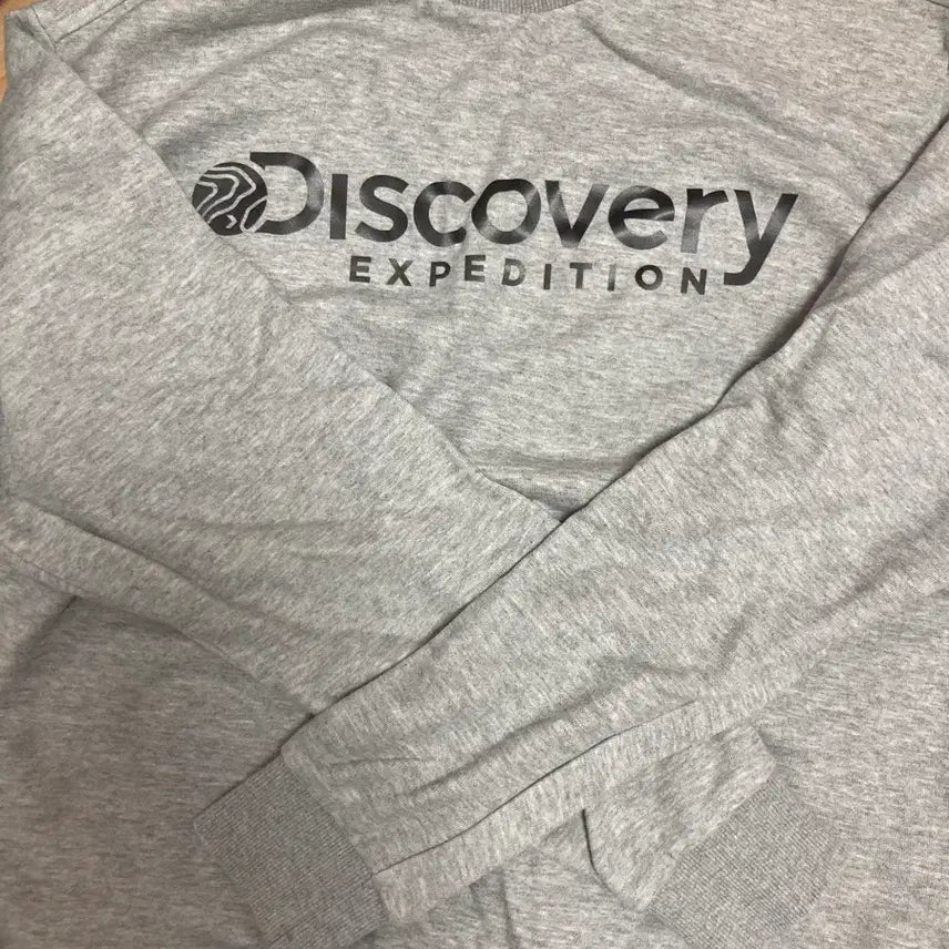 [BUNJANG] Discovery Expedition Crewneck Sweatshirt Grey / 디스커버리 익스페디션 맨투맨 그레이