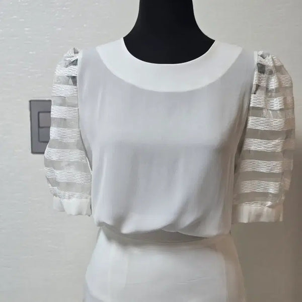 [BUNJANG] Sheer Sleeve Lace Blouse - White / 새상품 시스루 소매 레이스 배색 브라우스 화이트