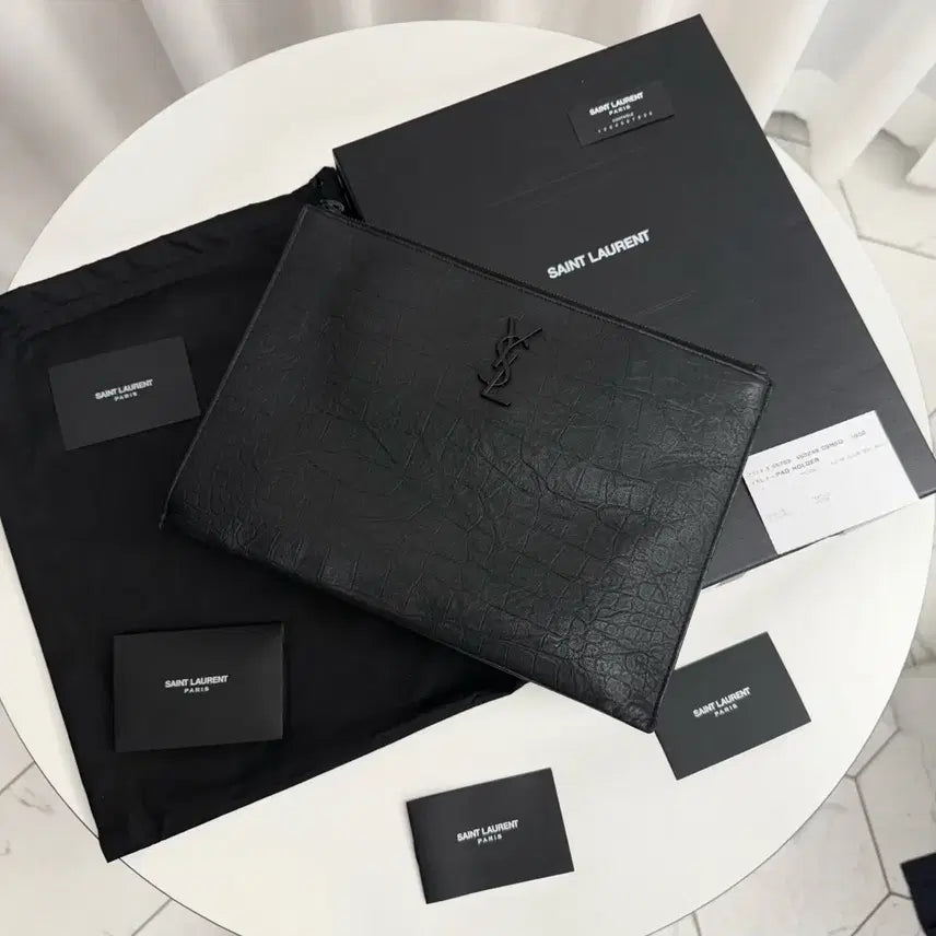 [BUNJANG] Saint Laurent Crocodile Embossed Clutch Black / [풀박스] 생로랑 크로커다일 클러치 블랙