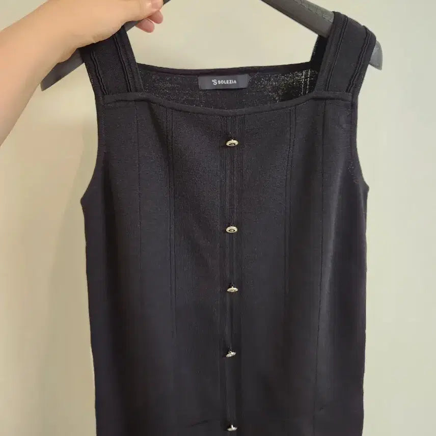 [BUNJANG] Essolezia Sleeveless Knit Top / 새상품 에스쏠레지아 민소매 니트 팁