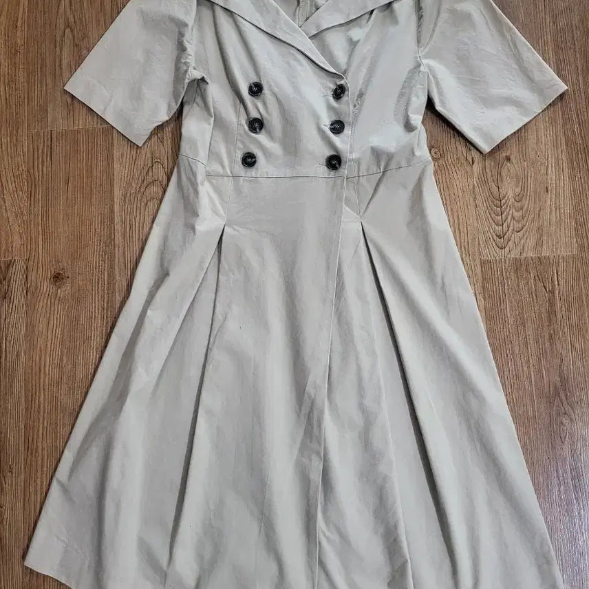 [BUNJANG] Beige Double-Button Shirt Dress Size 55 / 베이지색 더블 버튼 셔츠 원피스 55사이즈