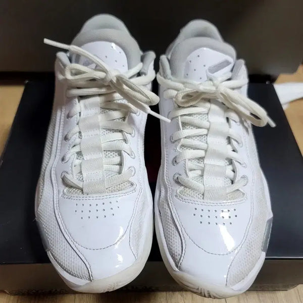 [BUNJANG] Jordan Luka 77 Basketball Shoes White/Grey Size 260 HF0819-100 / 조던 농구화 루카 77 화이트/그레이 260사이즈  HF0819-100