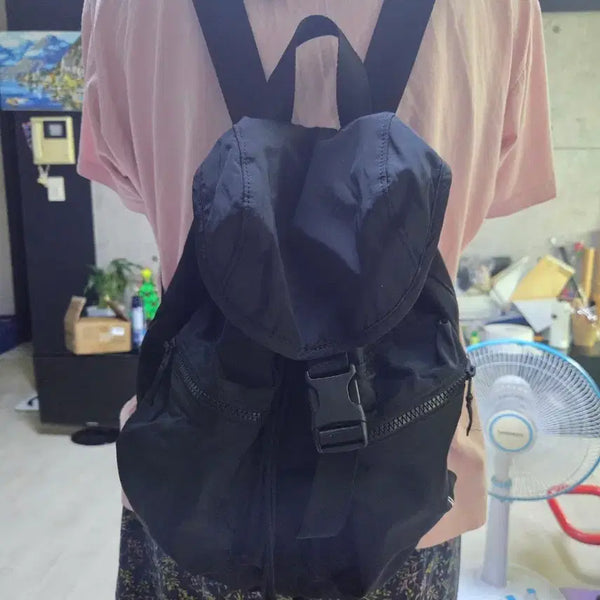 [BUNJANG] Clo'v Pocket Backpack Black / 클로브 포켓  백팩