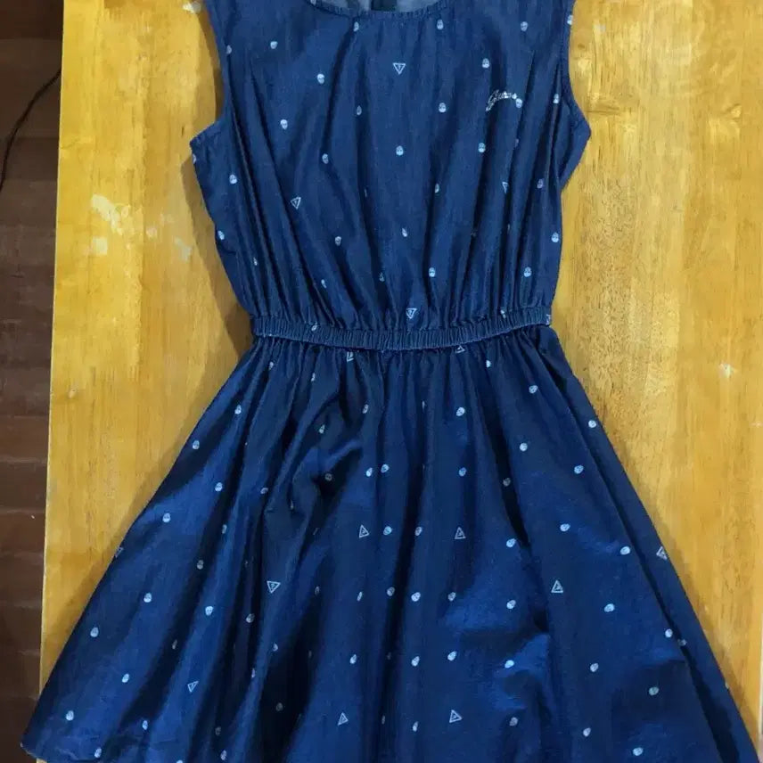 [BUNJANG] GUESS Denim Sleeveless Dress XS / GUESS 데님 슬리브리스원피스 XS
