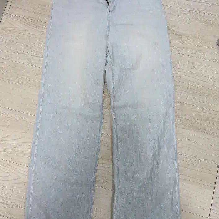 [BUNJANG] Sasaek Light Wash Denim Pants (Long Length, Size S) / 사색 연청 데님 팬츠(롱기장 s)