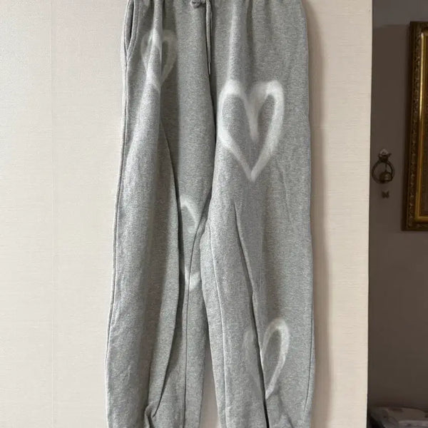[BUNJANG] Gray Heart Training Pants / 에이블리 그레이 하트 트레이닝 팬츠