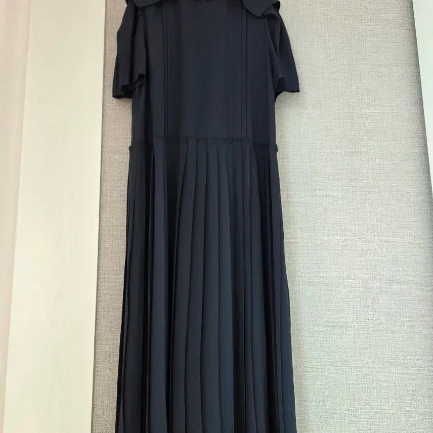[BUNJANG] BEMUSE MANSION Maxi Dress with Large Collar and Volume Sleeves / BEMUSE MANSION 빅카라 볼륨소매 풍성맥시원피스