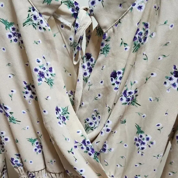 [BUNJANG] Flower Pattern Wrap Blouse - Beige / 플라워 패턴 랩 블라우스 베이지