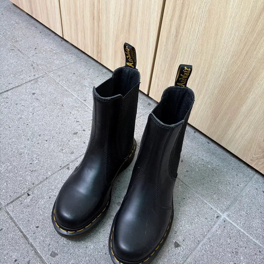 [BUNJANG] Dr. Martens 2976 Chelsea Boots Black / 닥터마틴 2976 첼시부츠 블랙